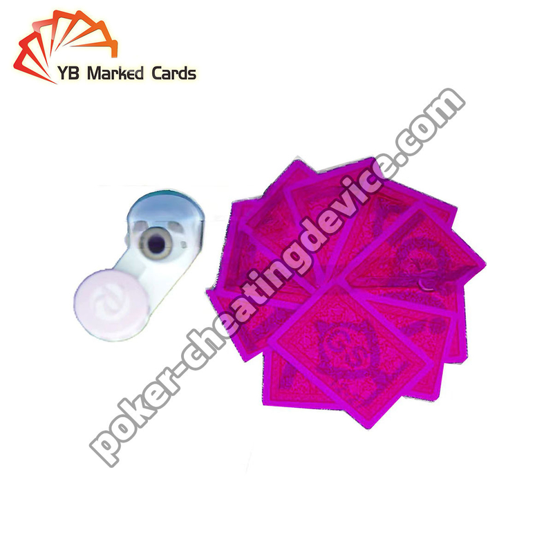 Lentes de contato com tinta UV invisível para ver cartões marcados em cartas de batota