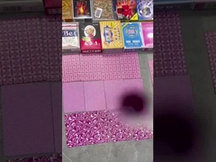 Lentes de contato de tinta invisível para poker detectam cartas marcadas instantaneamente